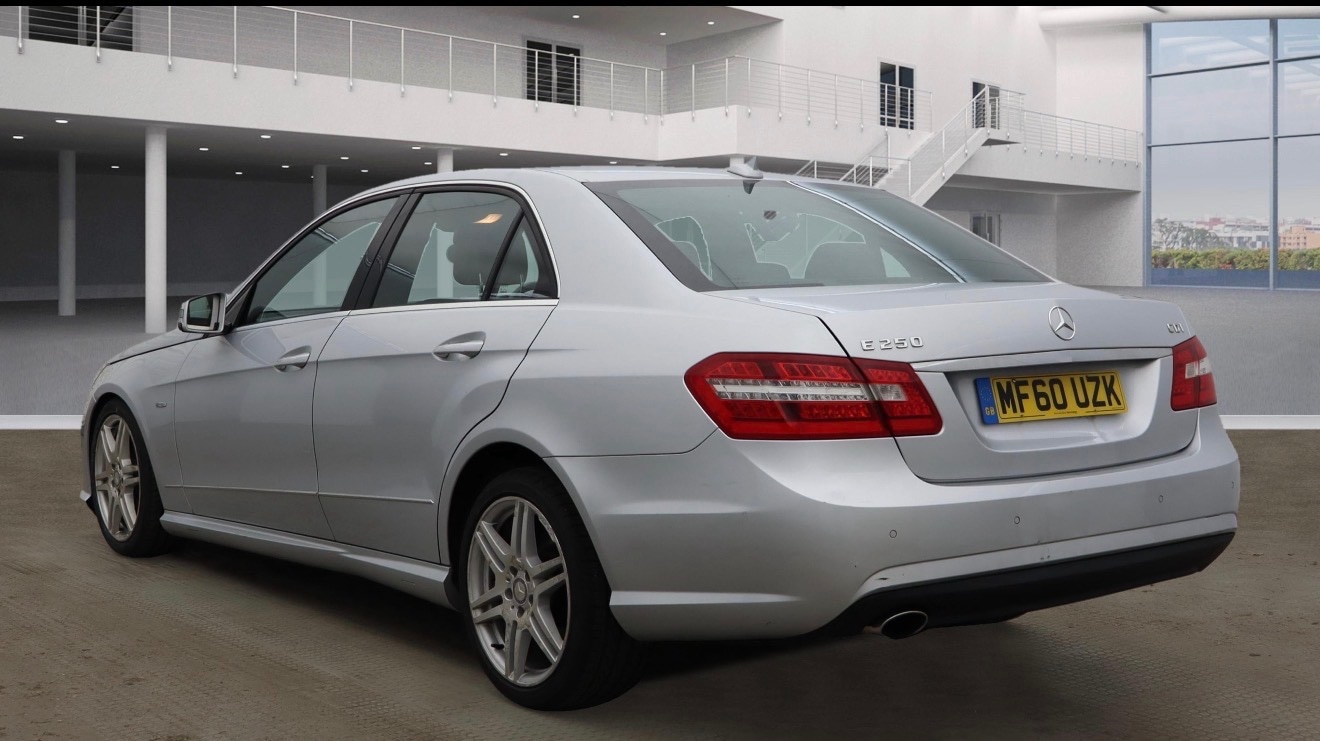 Used Mercedes-Benz E Class 2010 for sale - 77251415: Photo 3