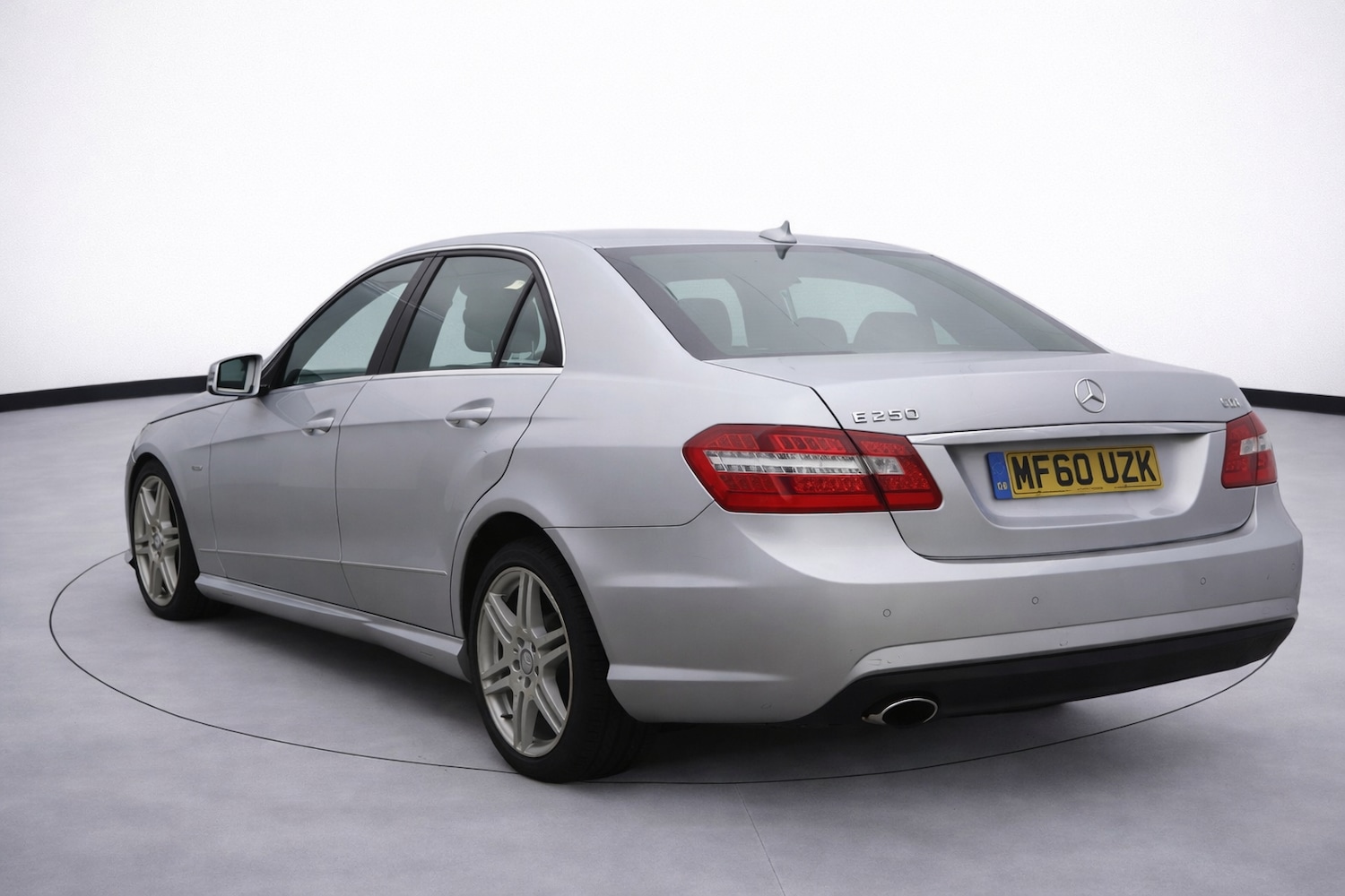 Used Mercedes-Benz E Class 2010 for sale - 77251415: Photo 4