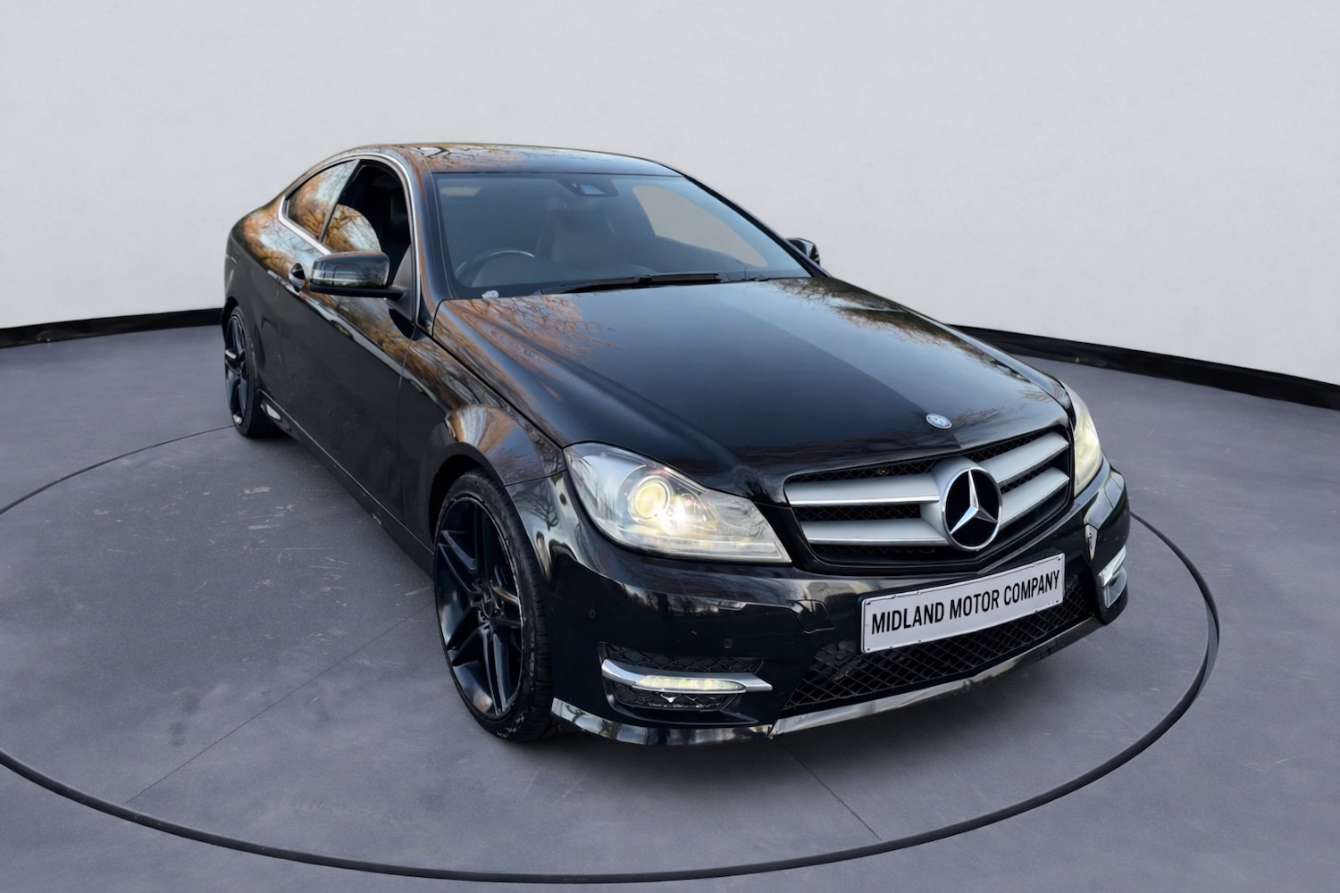 Used Mercedes-Benz C Class 2013 for sale - 77268637: Photo 2