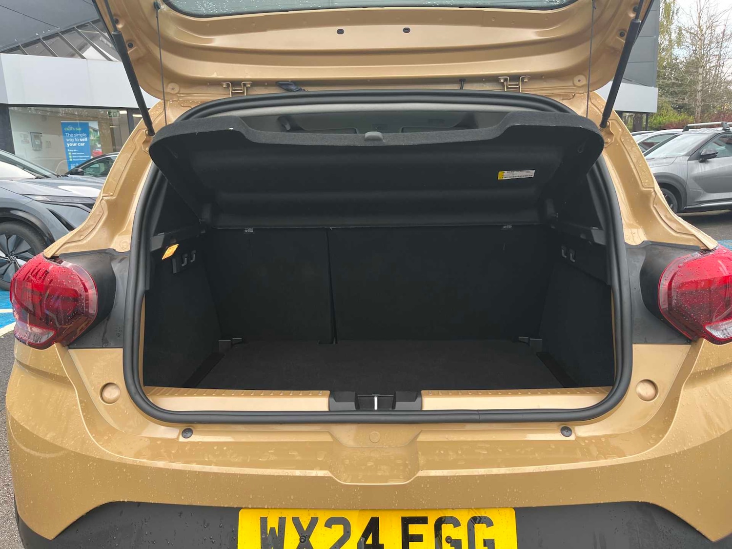 Used Dacia Sandero Stepway 2024 for sale - 76682587: Photo 16