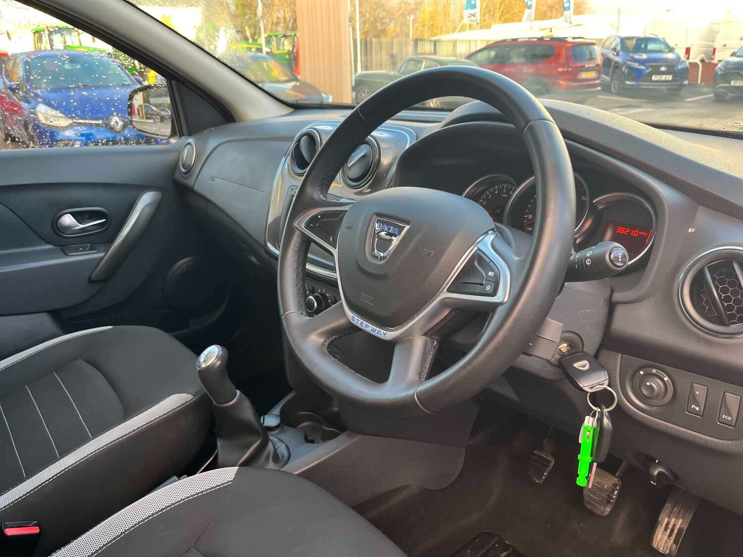 Used Dacia Sandero Stepway 2017 for sale - 76892123: Photo 12