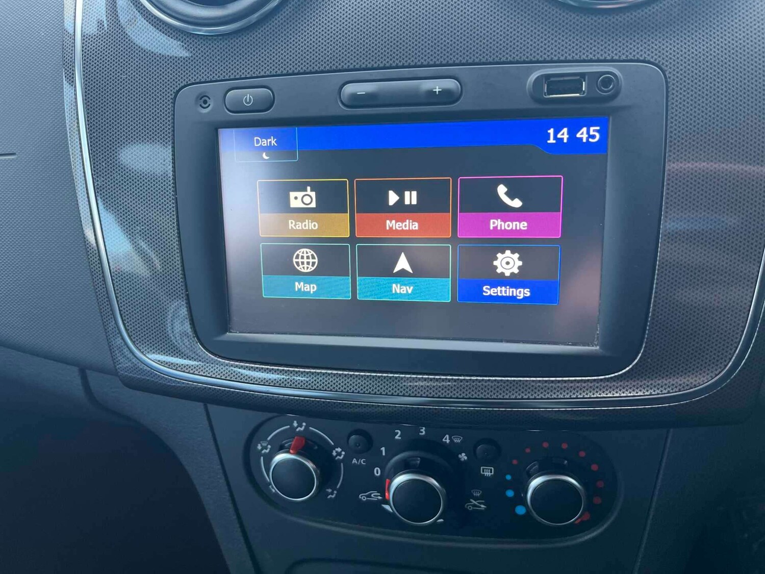 Used Dacia Sandero Stepway 2017 for sale - 76892123: Photo 19