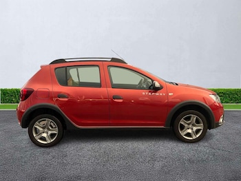Used Dacia Sandero Stepway 2017 for sale - 76892123: Photo