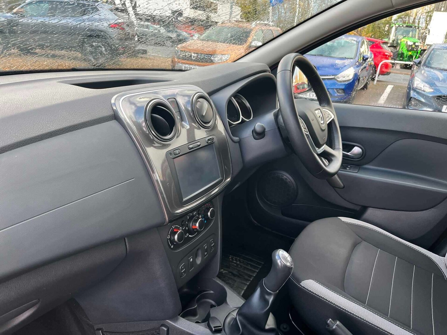 Used Dacia Sandero Stepway 2017 for sale - 76892123: Photo 6