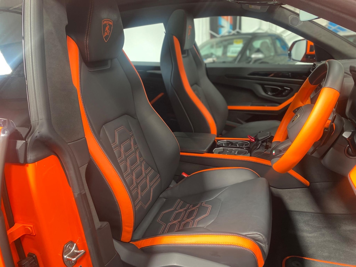 Used Lamborghini Urus 2025 for sale - 78073185: Photo 25