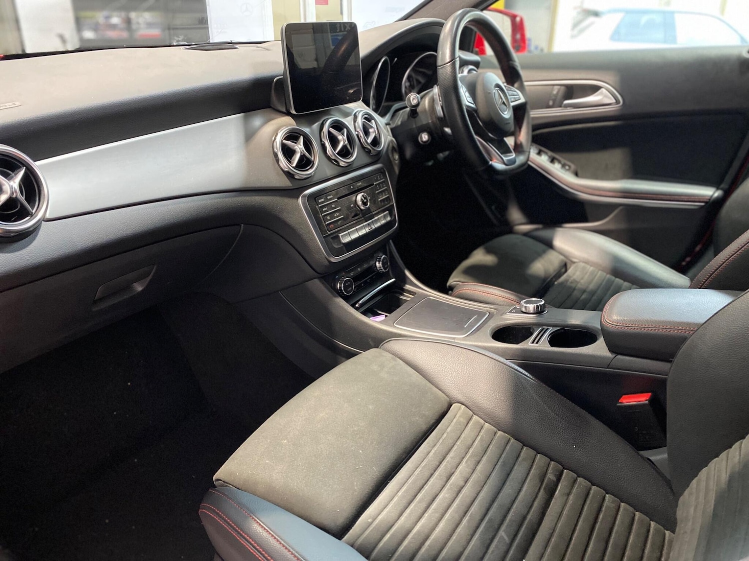 Used Mercedes-Benz GLA 2020 for sale - 76823467: Photo 4