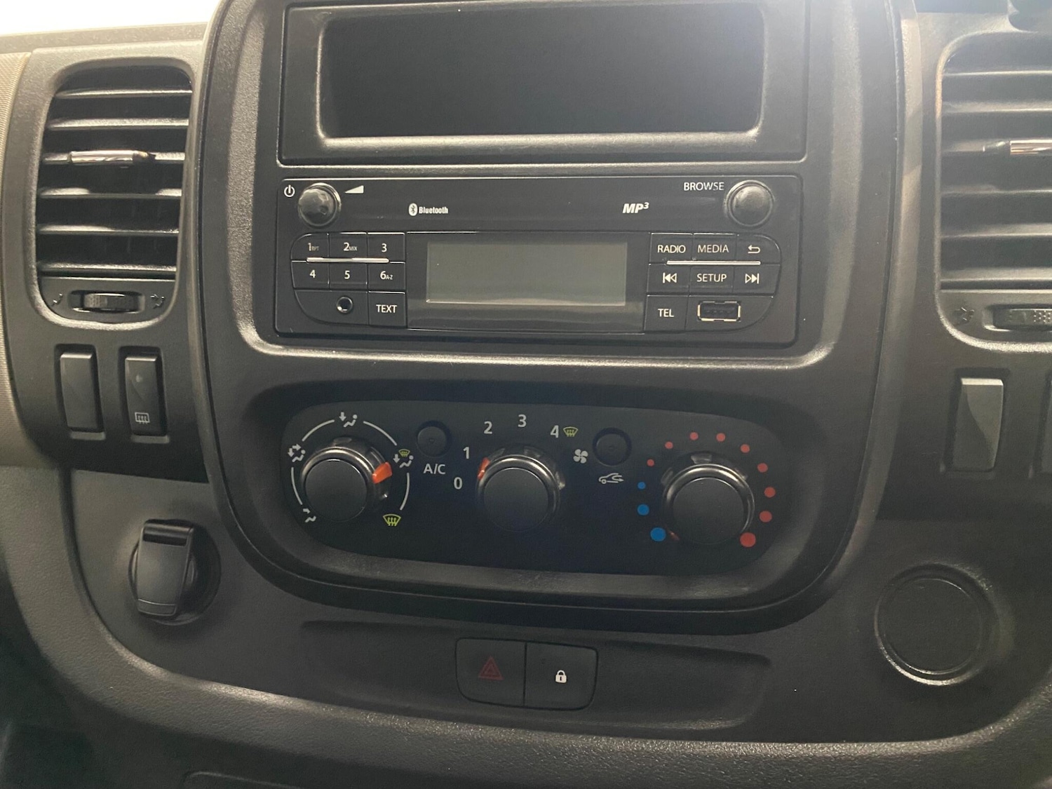 Used Renault Trafic 2018 for sale - 76371609: Photo 9