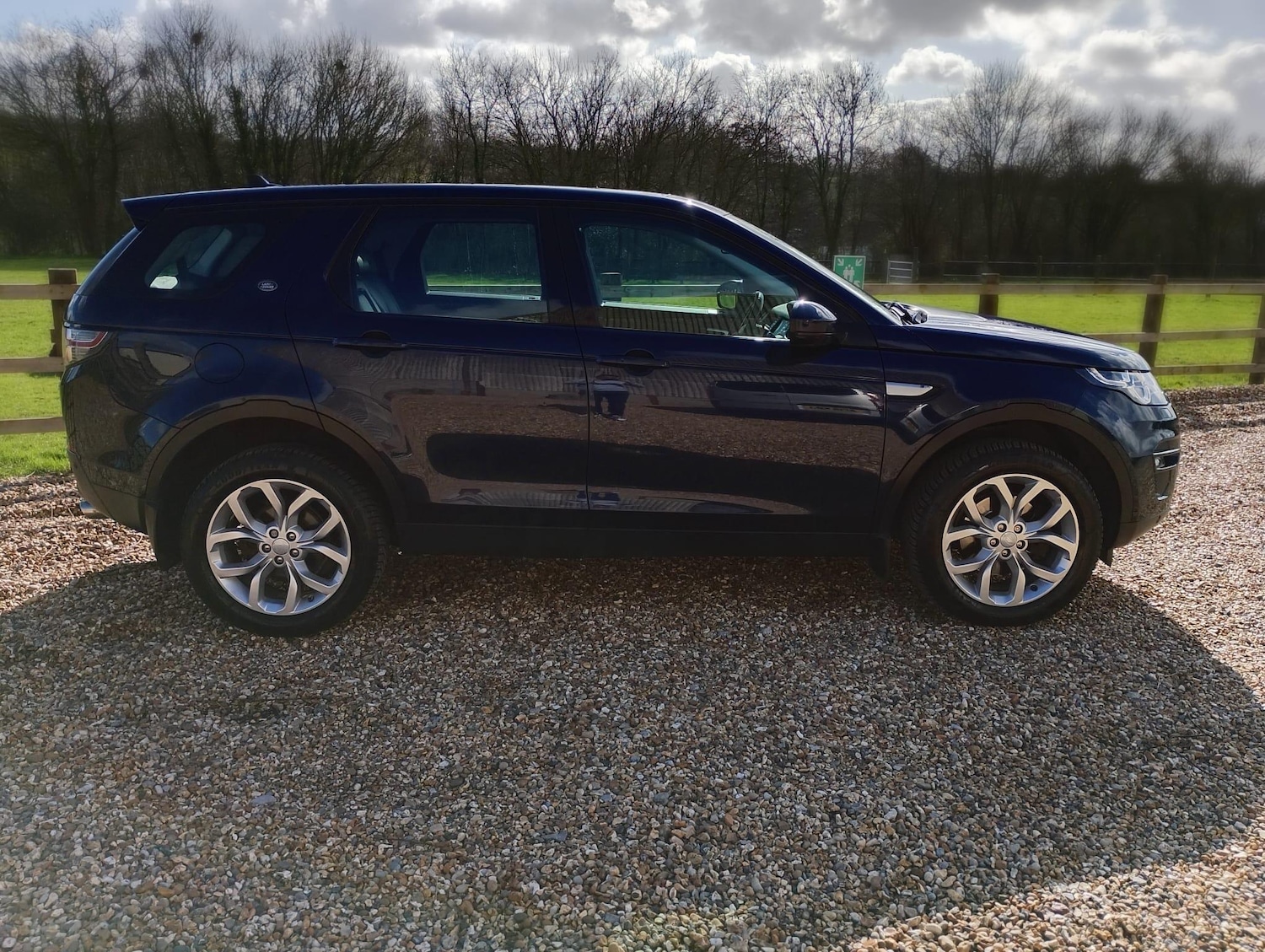 Used Land Rover Discovery Sport 2015 for sale - 77709913: Photo 5