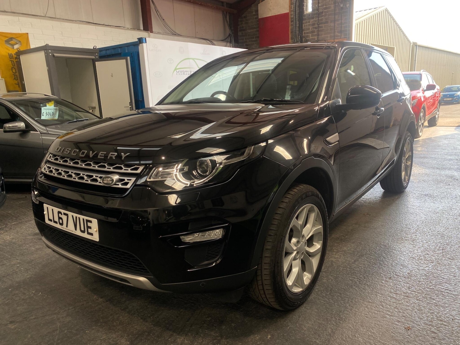 Used Land Rover Discovery Sport 2017 for sale - 77992900: Photo 4