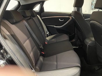 Used Hyundai i30 2015 for sale - 77163115: Photo