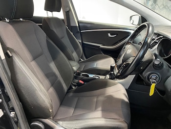 Used Hyundai i30 2015 for sale - 77163115: Photo