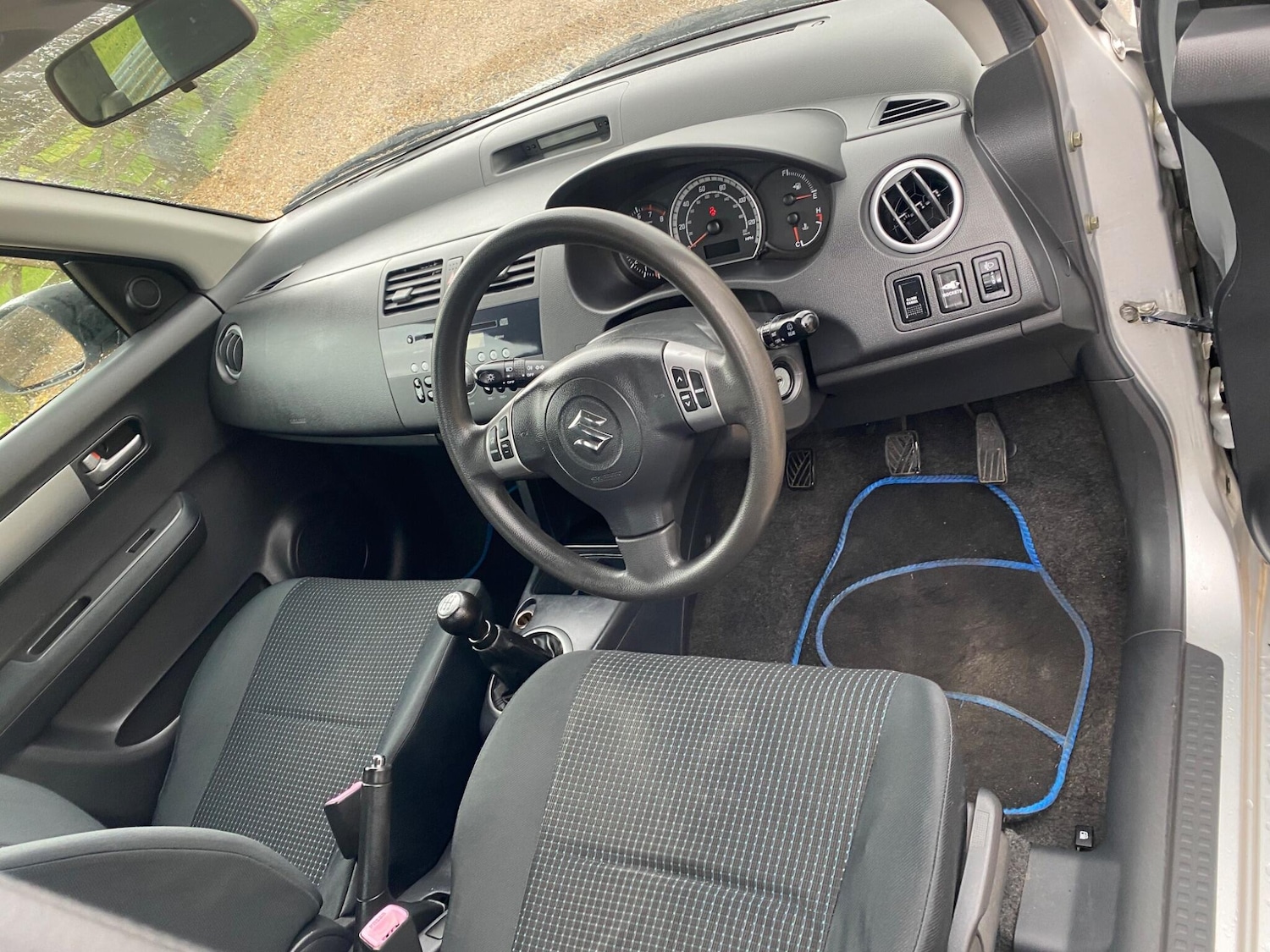 Used Suzuki Swift 2006 for sale - 77479508: Photo 2