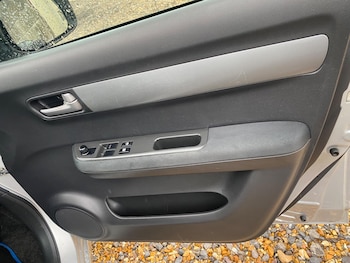 Used Suzuki Swift 2006 for sale - 77479508: Photo