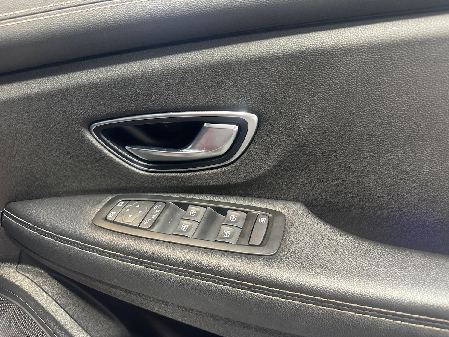 Used Renault Grand Scenic 2018 for sale - 76189470: Photo 11