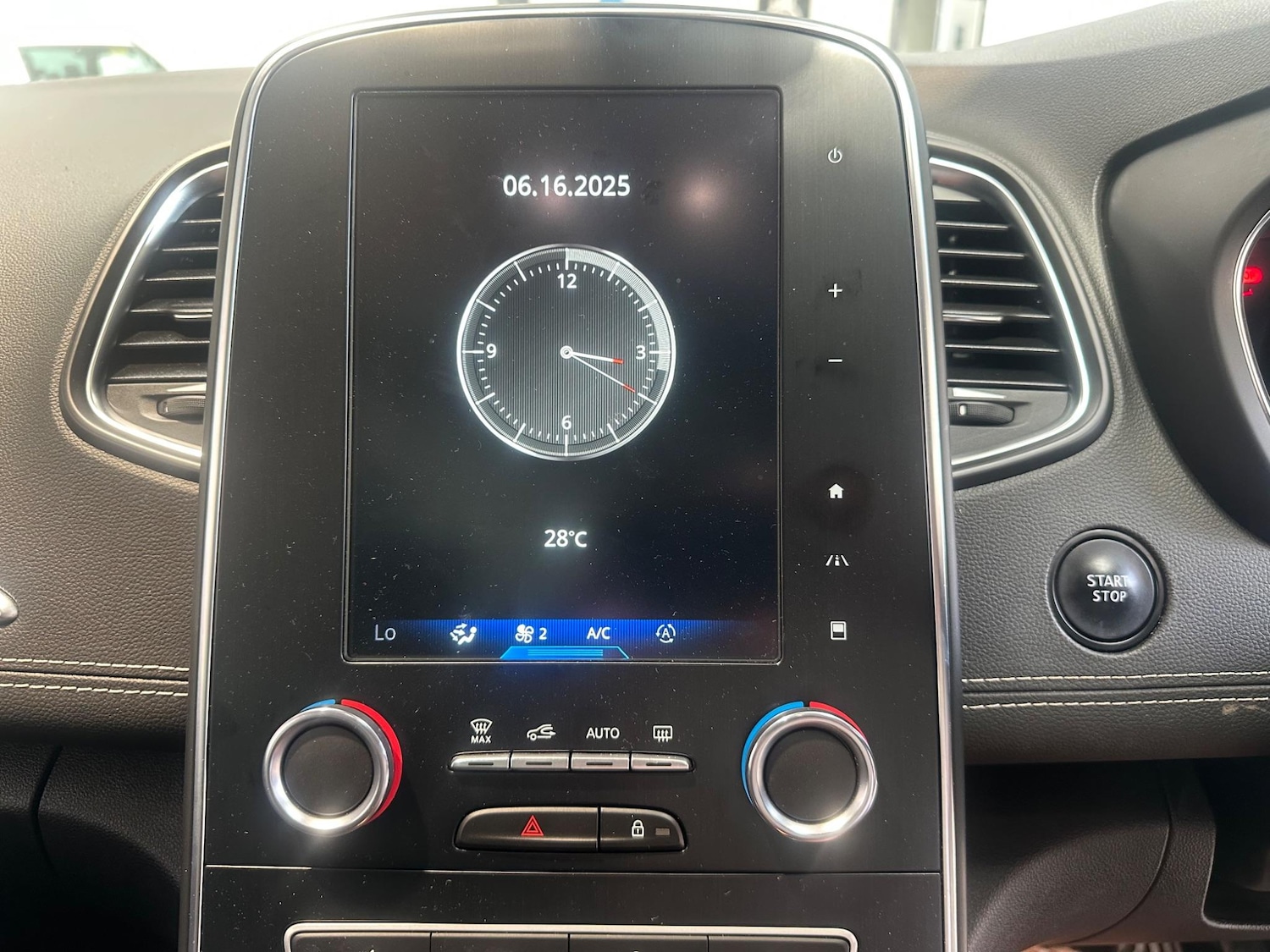 Used Renault Grand Scenic 2018 for sale - 76189470: Photo 5