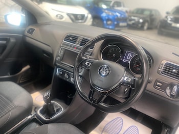 Used Volkswagen Polo 2015 for sale - 78636009: Photo