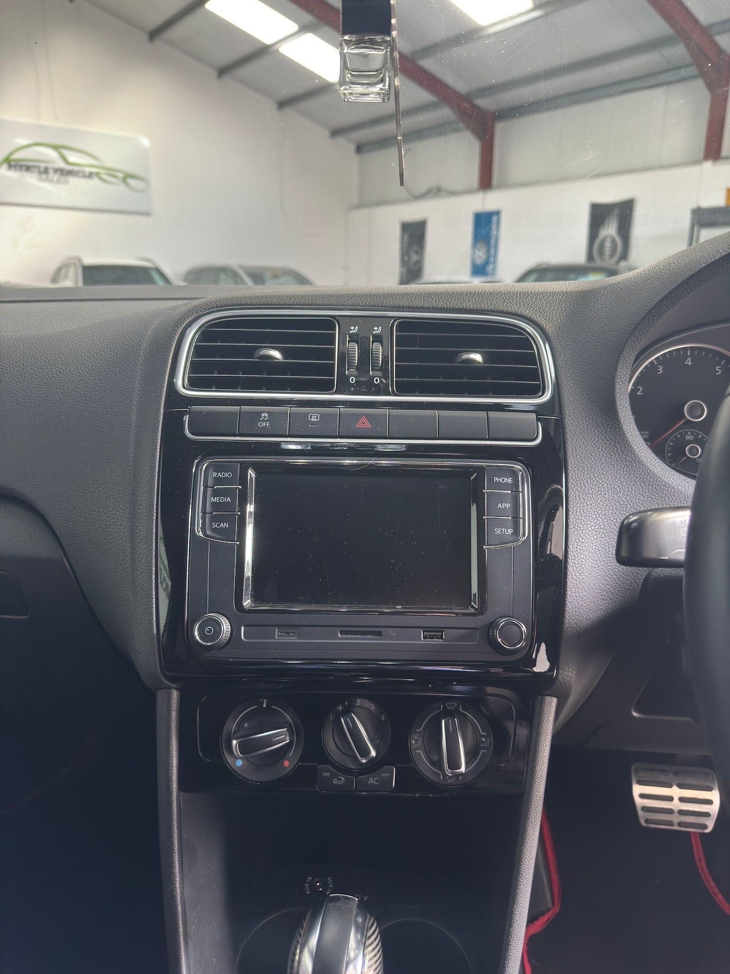 Used Volkswagen Polo 2012 for sale - 77441020: Photo 9