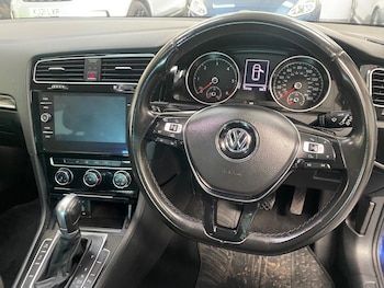 Used Volkswagen Golf 2018 for sale - 77710349: Photo