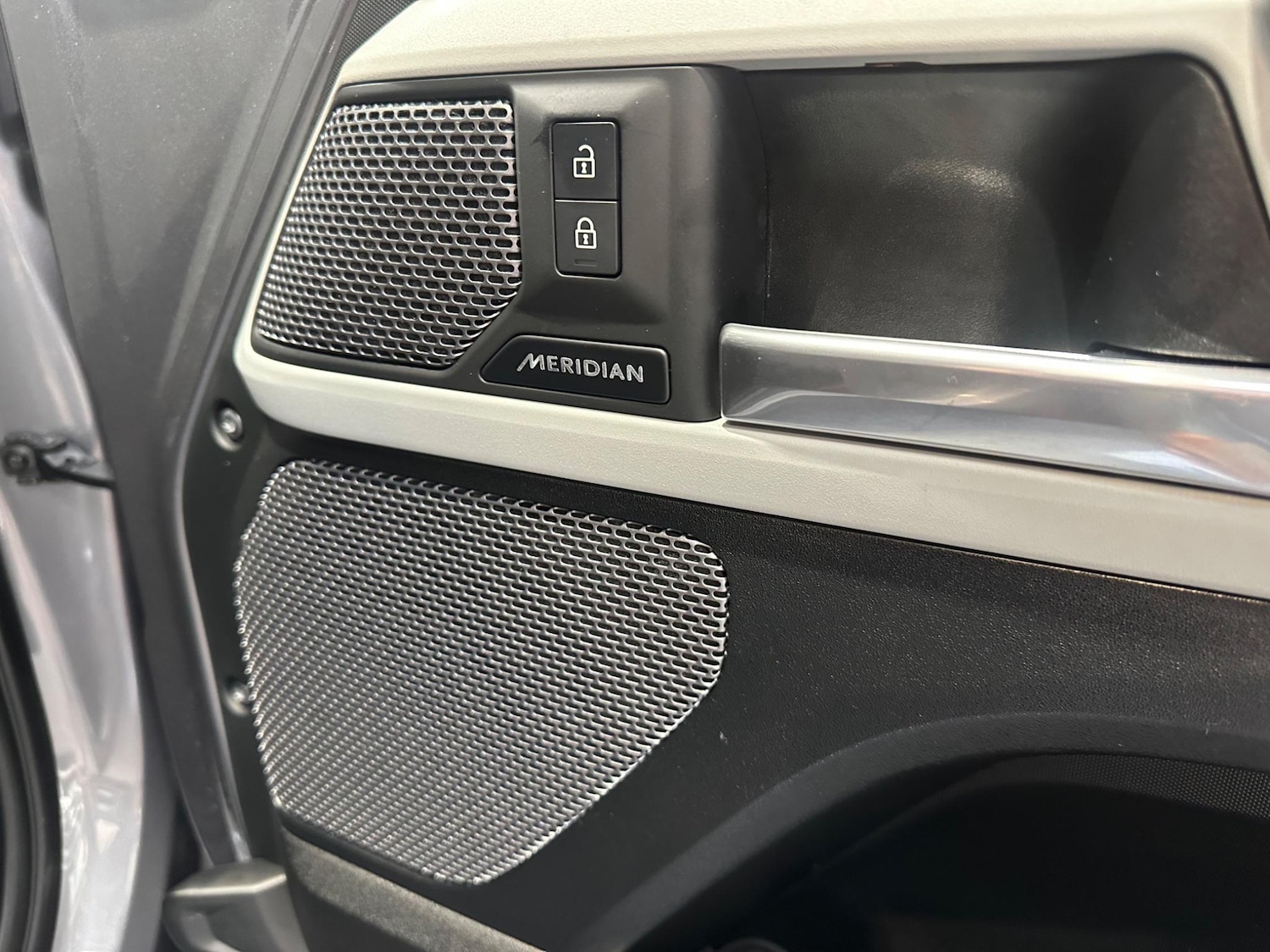 Used Land Rover Defender 110 for sale - 77738023: Photo 7