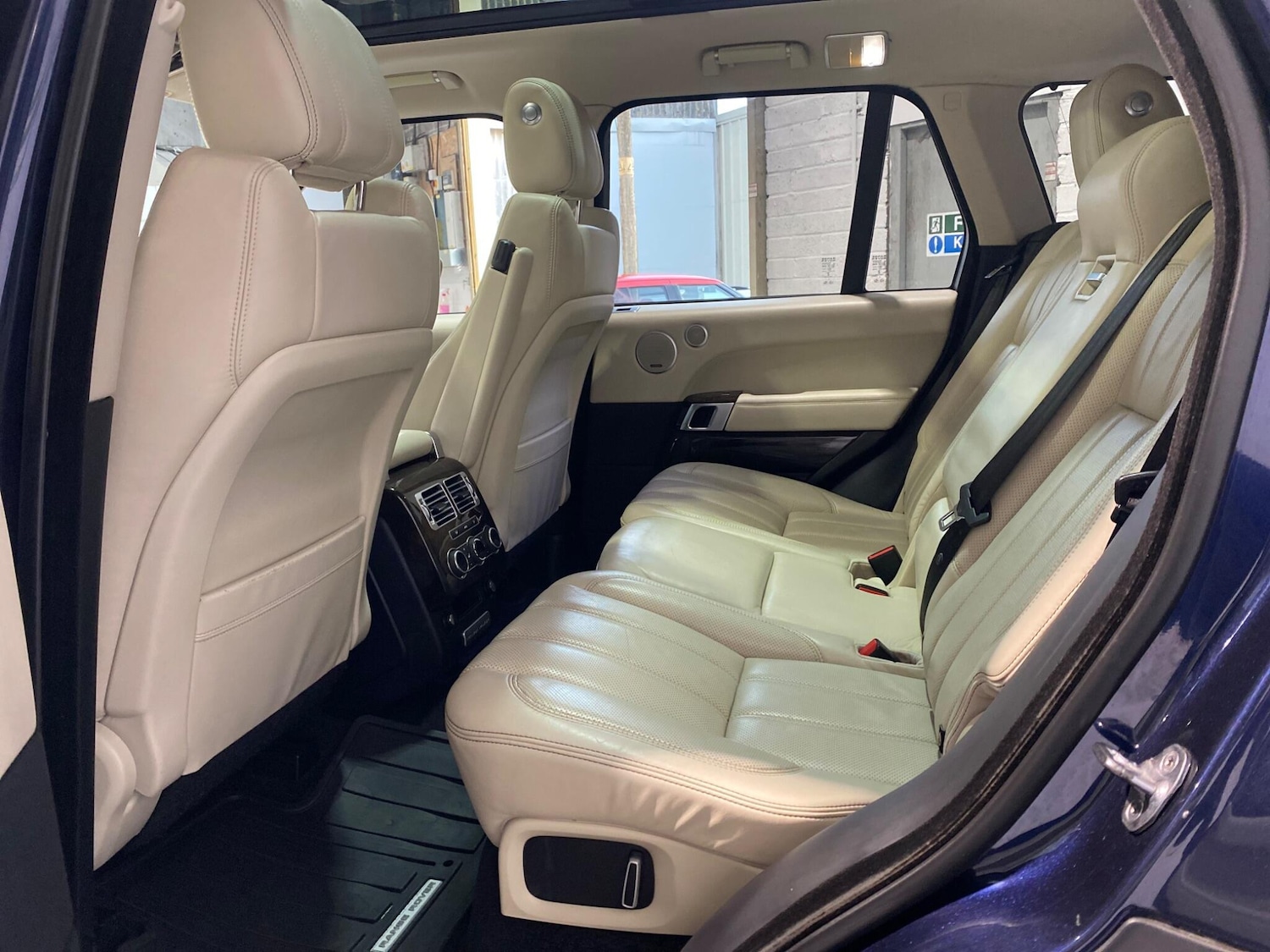 Used Land Rover Range Rover 2016 for sale - 76689200: Photo 11