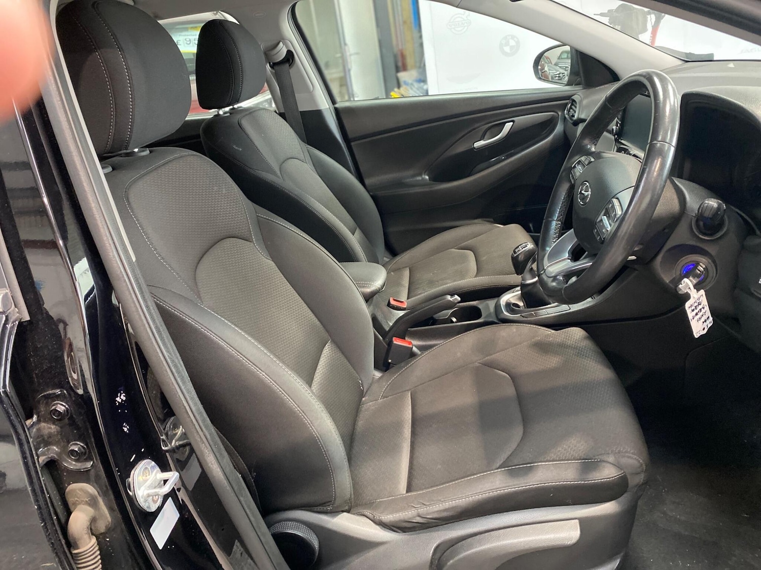 Used Hyundai i30 2017 for sale - 76989284: Photo 8