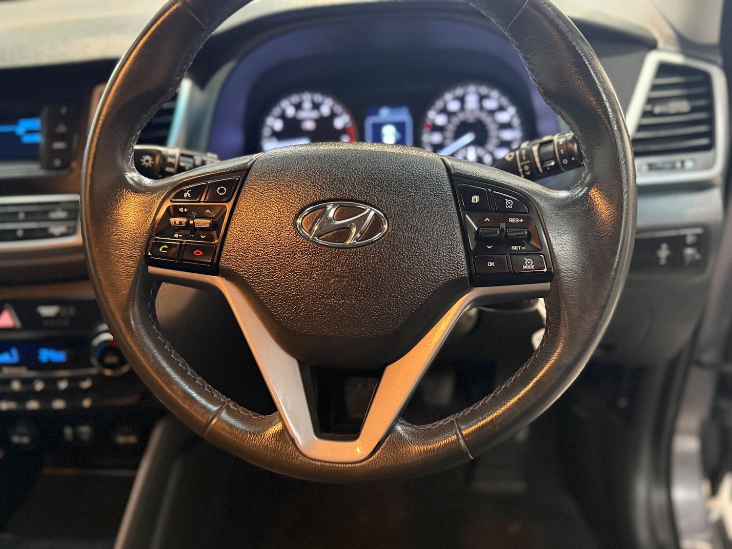 Used Hyundai TUCSON 2016 for sale - 76307596: Photo 2