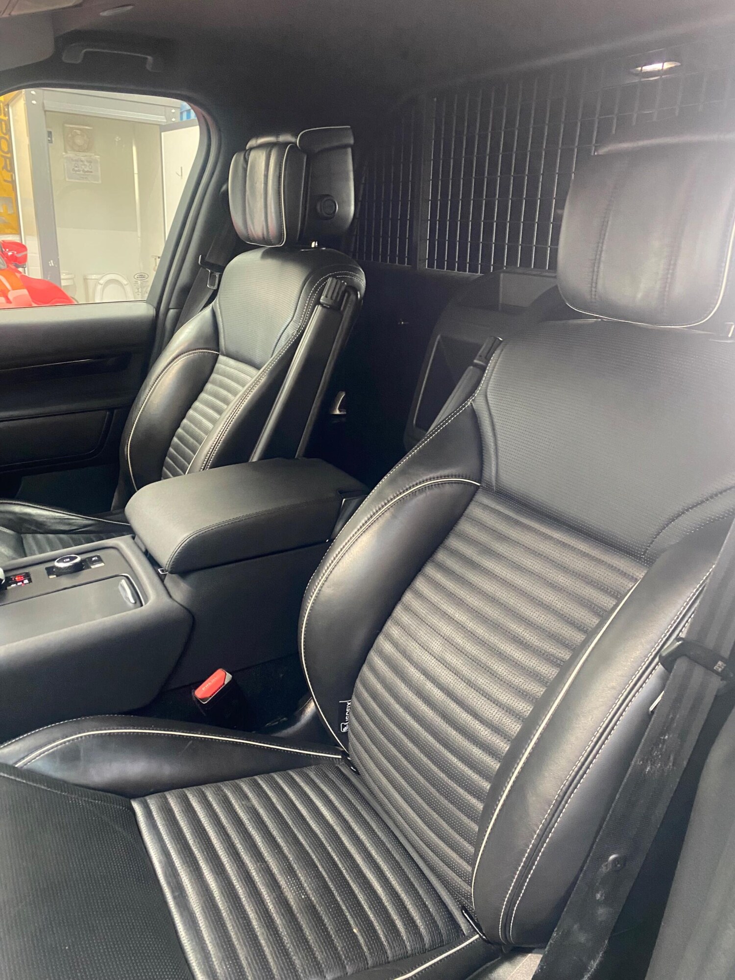 Used Land Rover Discovery 2021 for sale - 77163651: Photo 11