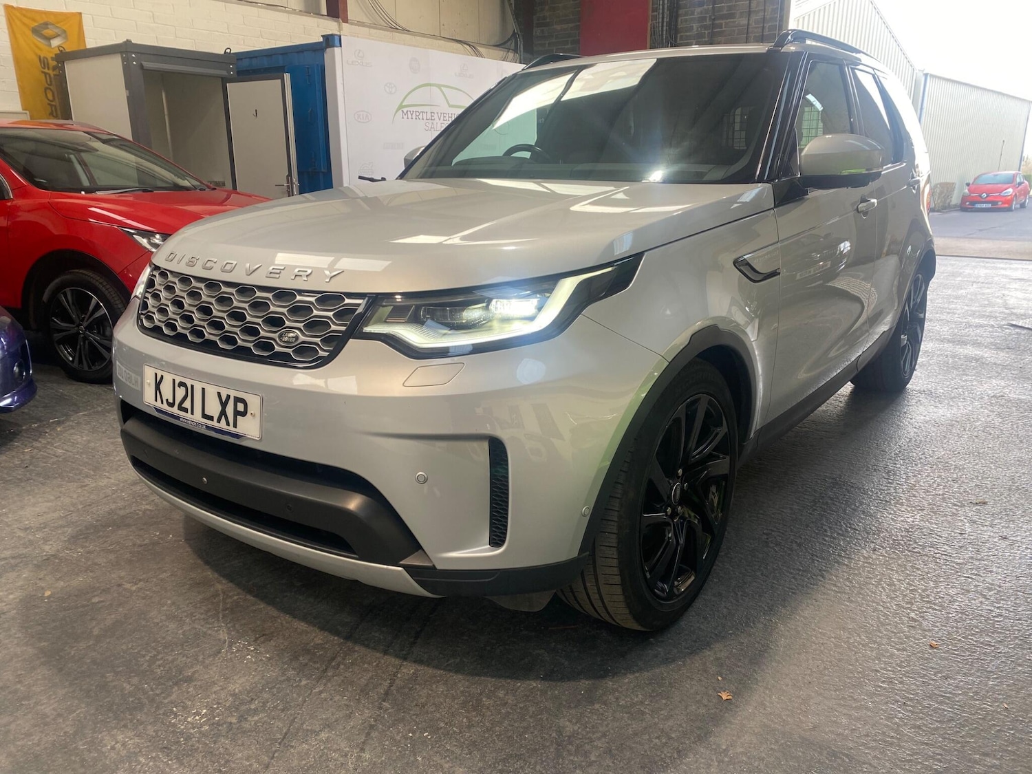 Used Land Rover Discovery 2021 for sale - 77163651: Photo 4