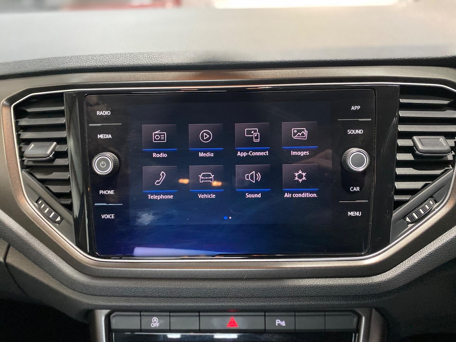 Used Volkswagen T-Roc 2018 for sale - 76832461: Photo 12