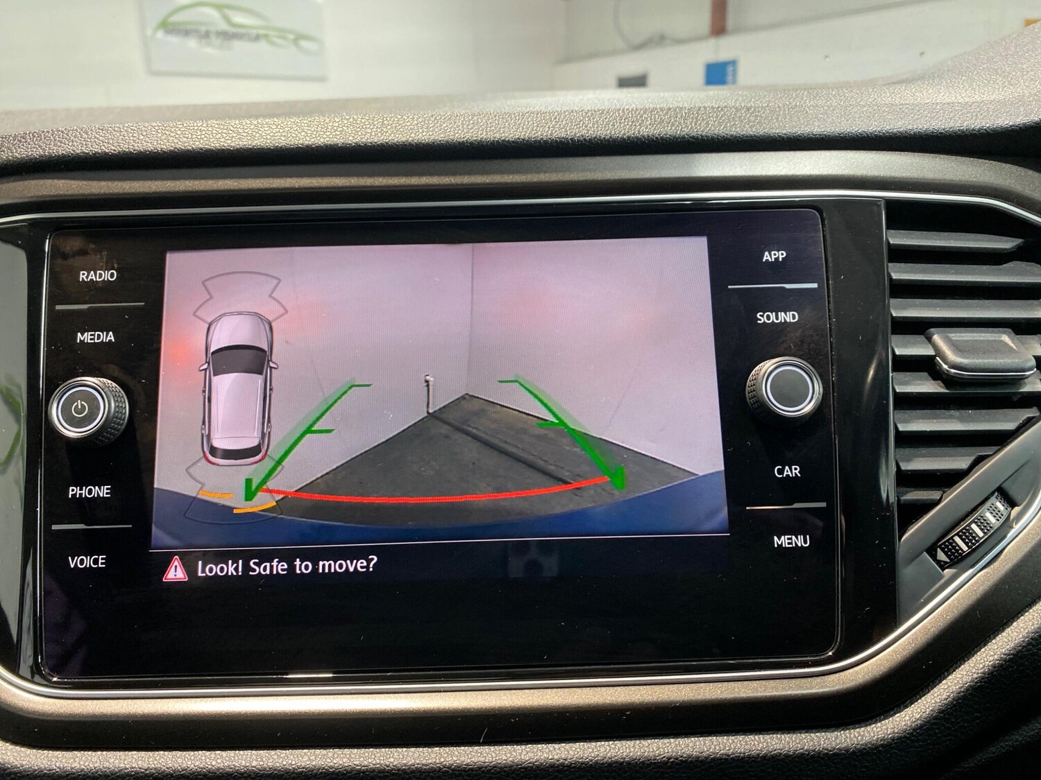 Used Volkswagen T-Roc 2018 for sale - 76832461: Photo 22