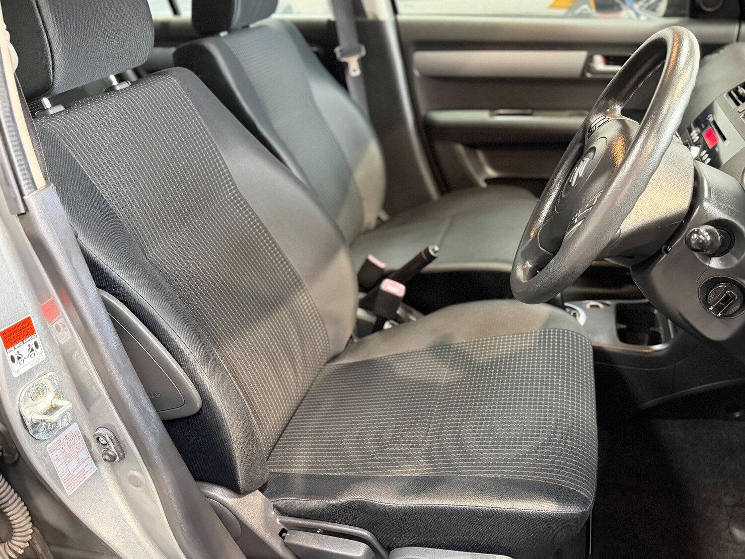 Suzuki Swift (56) - 1.5 GLX 5dr - Image 11