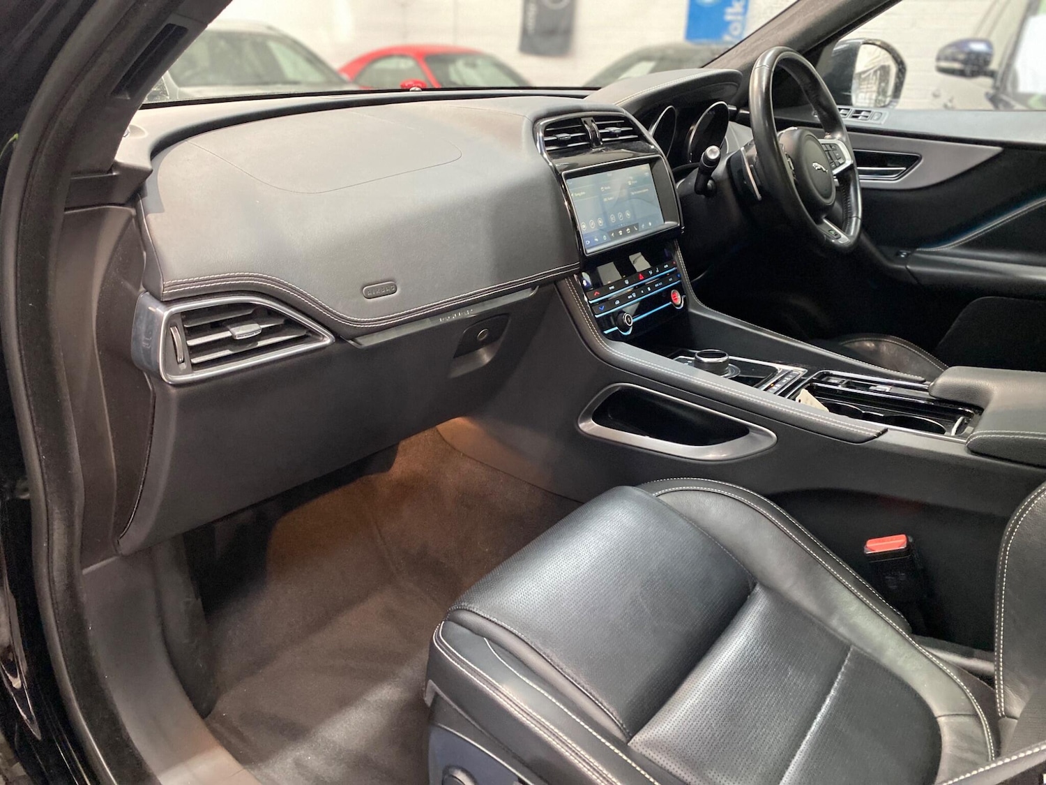 Used Jaguar F-Pace 2019 for sale - 76752960: Photo 10