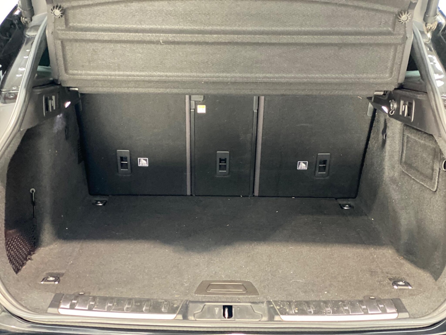 Used Jaguar F-Pace 2019 for sale - 76752960: Photo 16