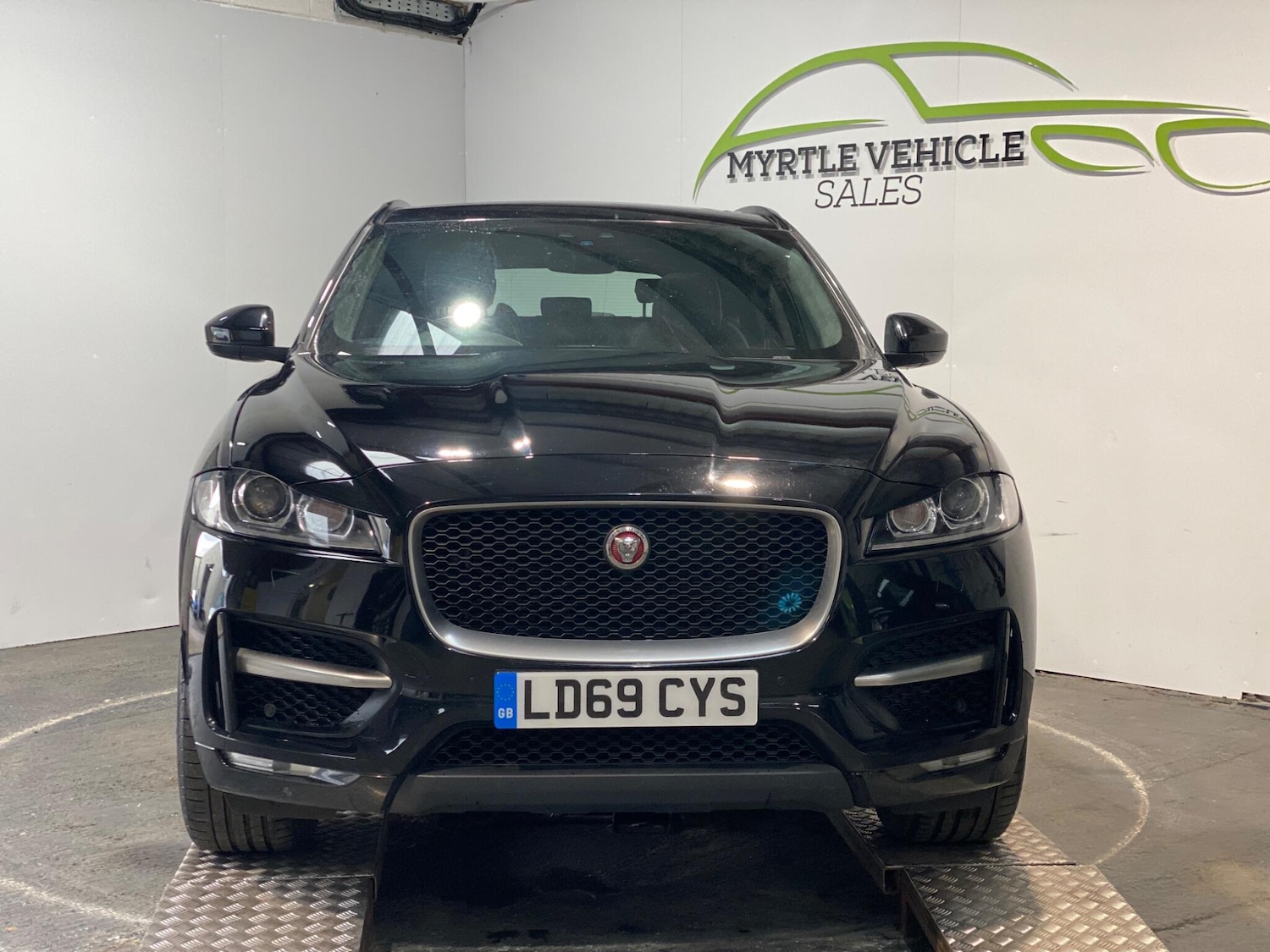 Used Jaguar F-Pace 2019 for sale - 76752960: Photo 4