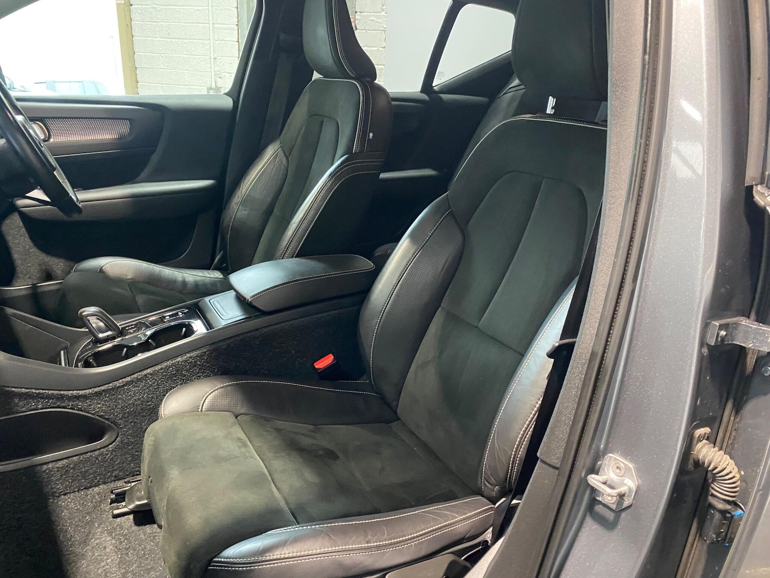 Used Volvo XC40 2018 for sale - 76689027: Photo 25