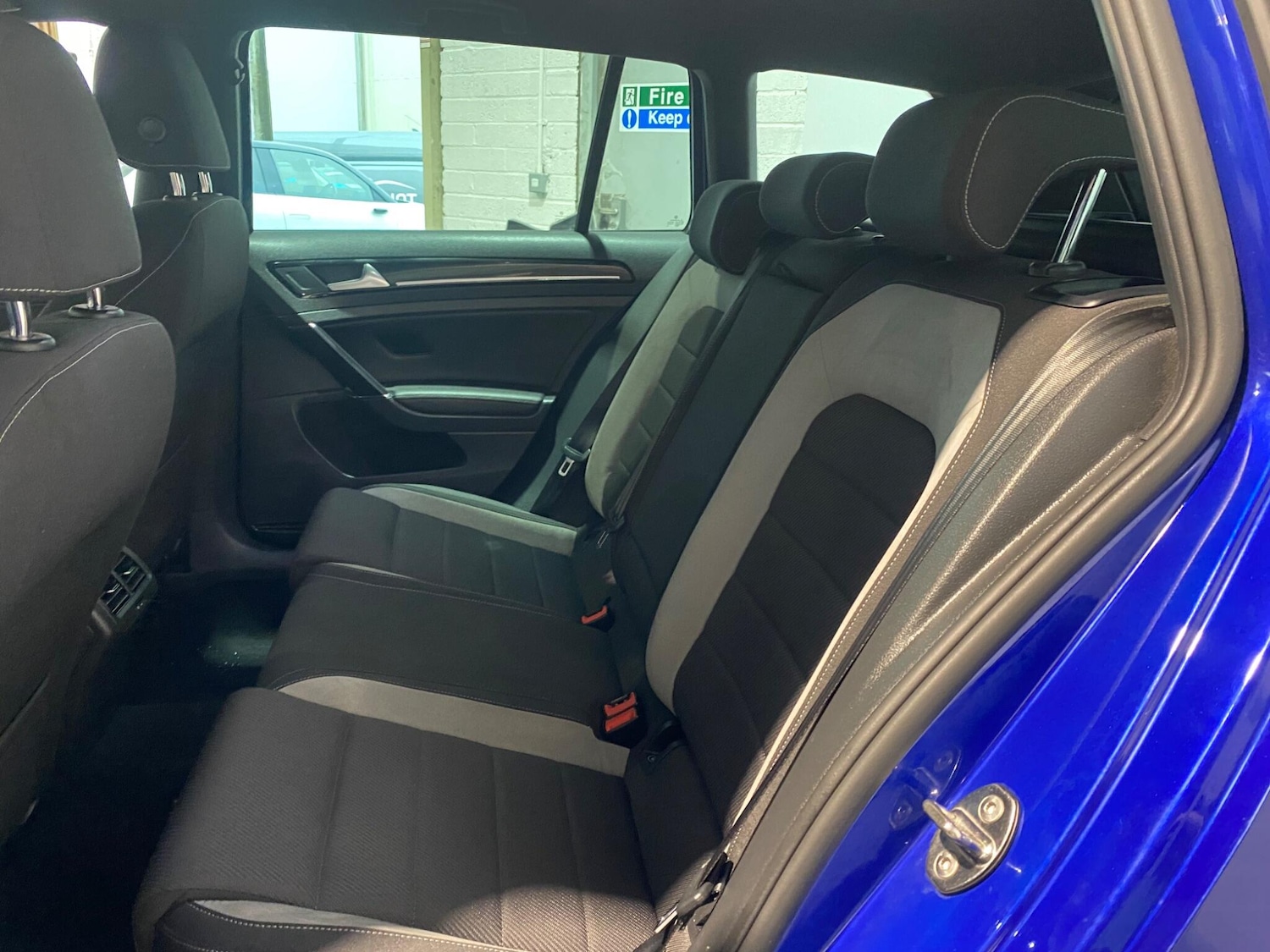 Used Volkswagen Golf 2017 for sale - 76584869: Photo 5