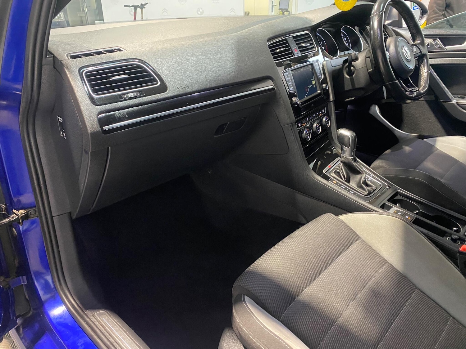 Used Volkswagen Golf 2017 for sale - 76584869: Photo 7