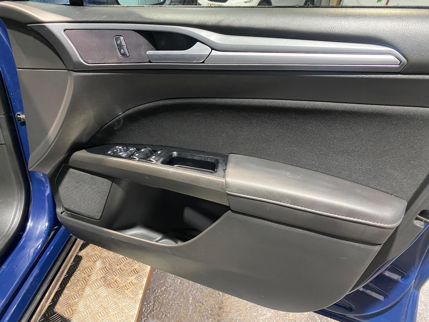 Used Ford Mondeo 2015 for sale - 76918672: Photo 17