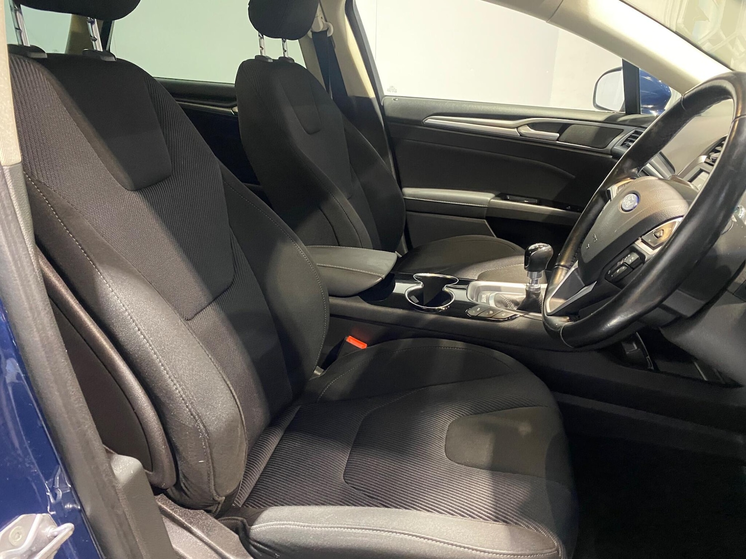 Used Ford Mondeo 2015 for sale - 76918672: Photo 2