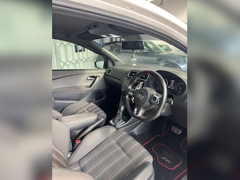 Used Volkswagen Polo 2012 for sale - 76189875: Photo