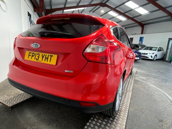 Used Ford Focus 2013 for sale - 76201134: Photo 2