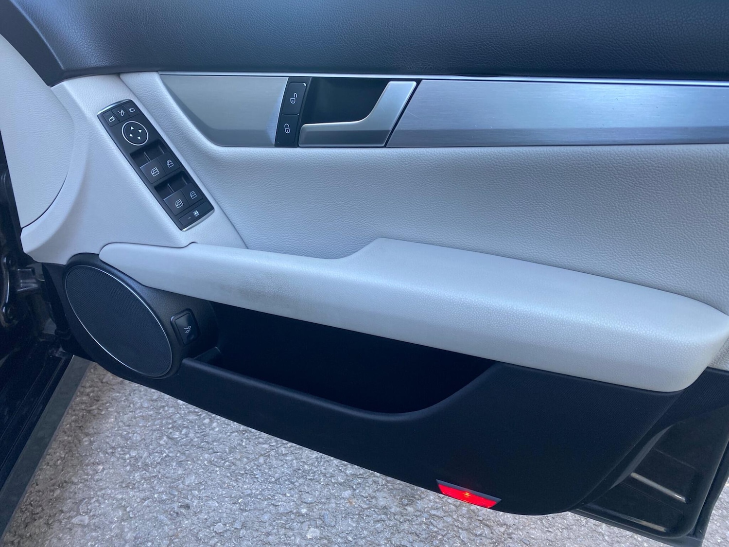 Used Mercedes-Benz C Class 2011 for sale - 76645861: Photo 12