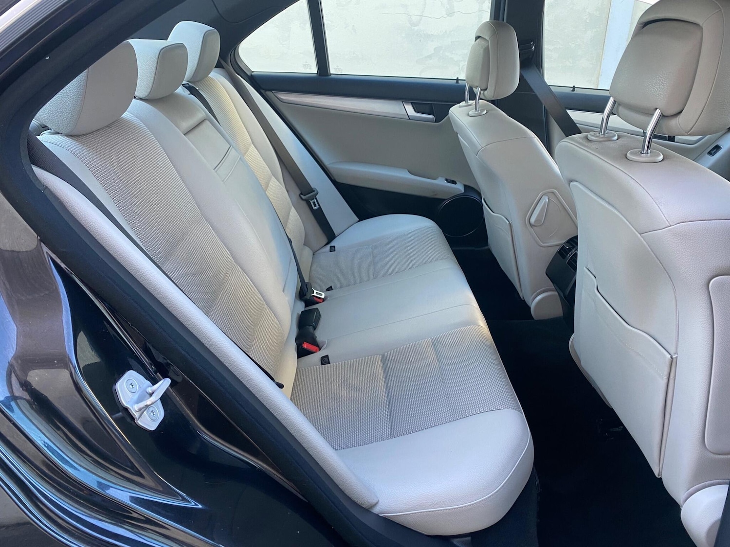 Used Mercedes-Benz C Class 2011 for sale - 76645861: Photo 17