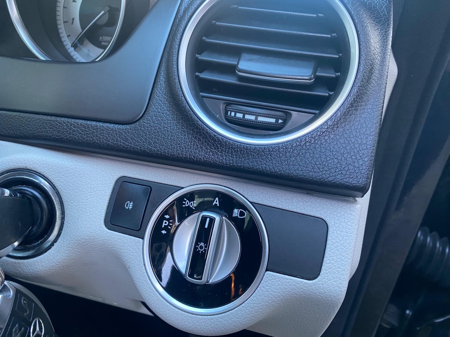 Used Mercedes-Benz C Class 2011 for sale - 76645861: Photo 9