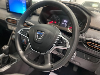 Used Dacia Sandero Stepway 2022 for sale - 78260056: Photo