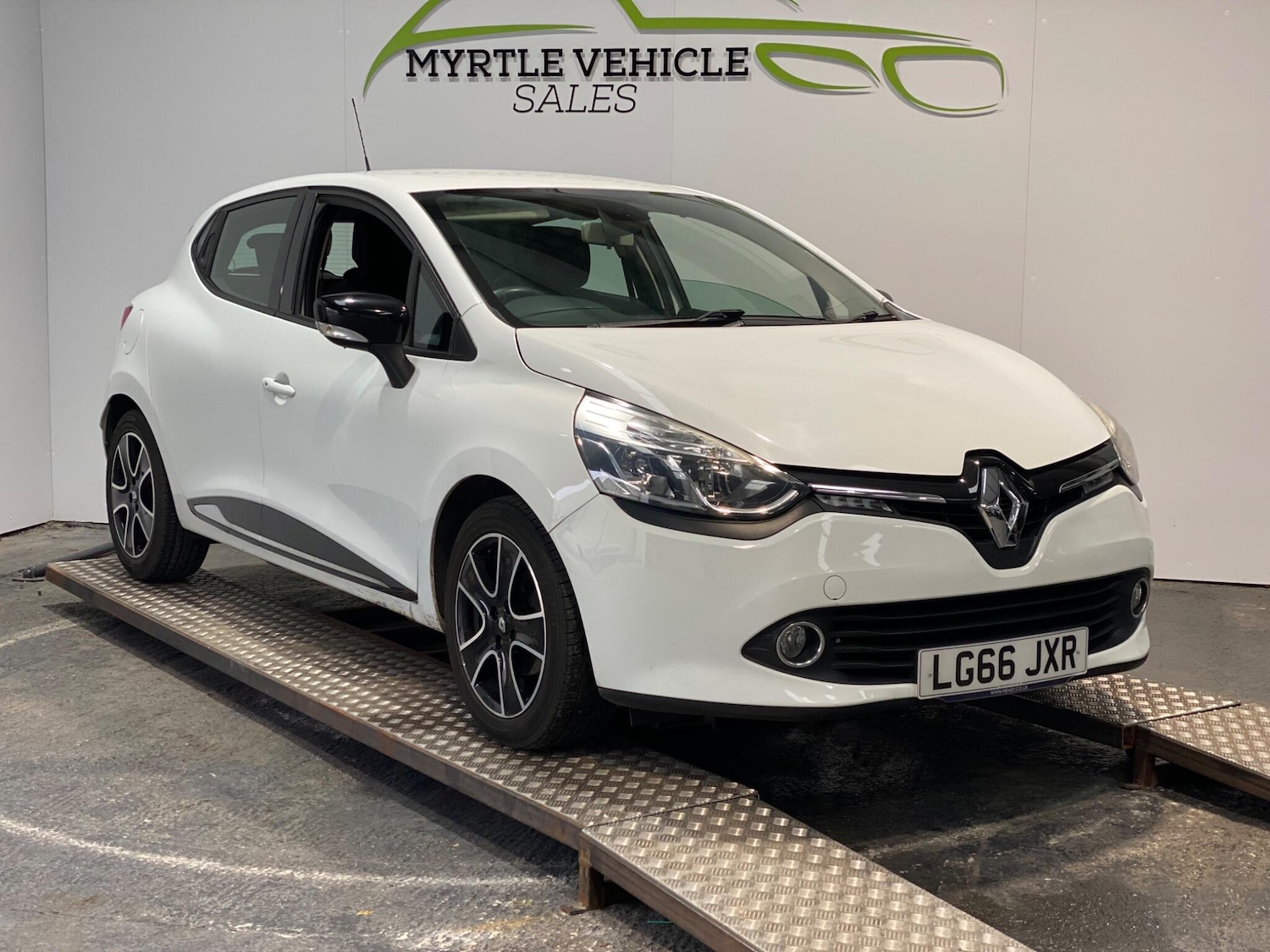 Used Renault Clio 2016 for sale - 76918674: Photo 1