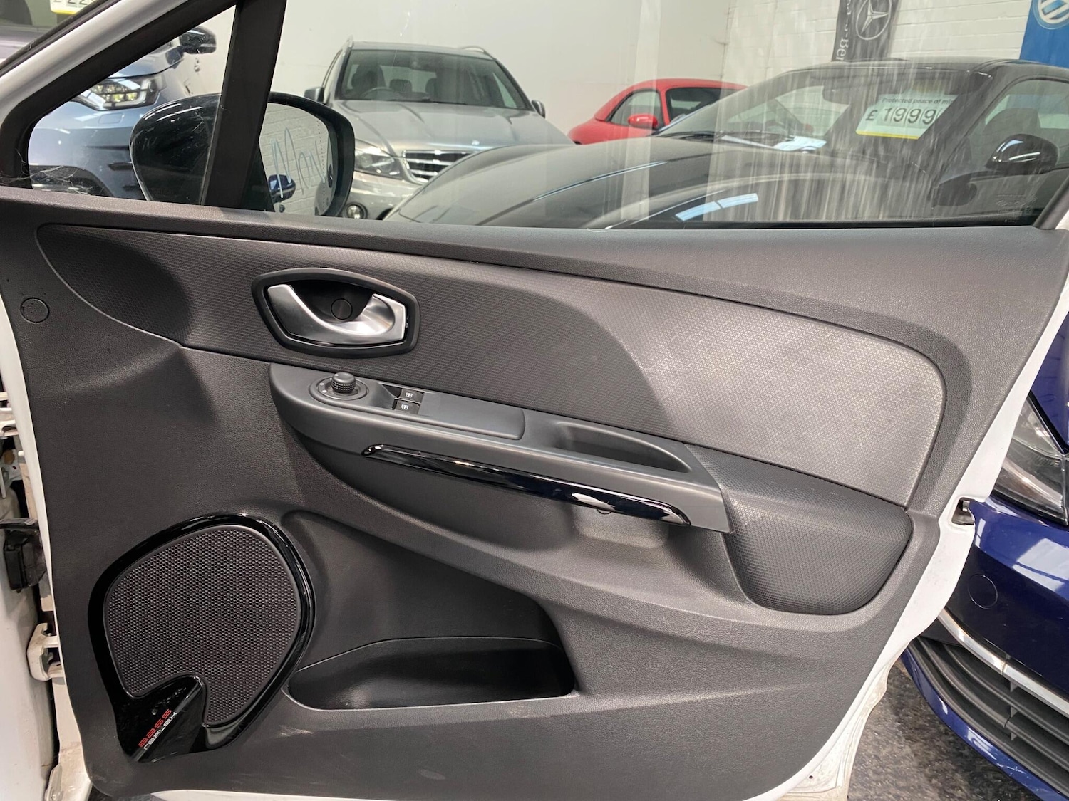 Used Renault Clio 2016 for sale - 76918674: Photo 10