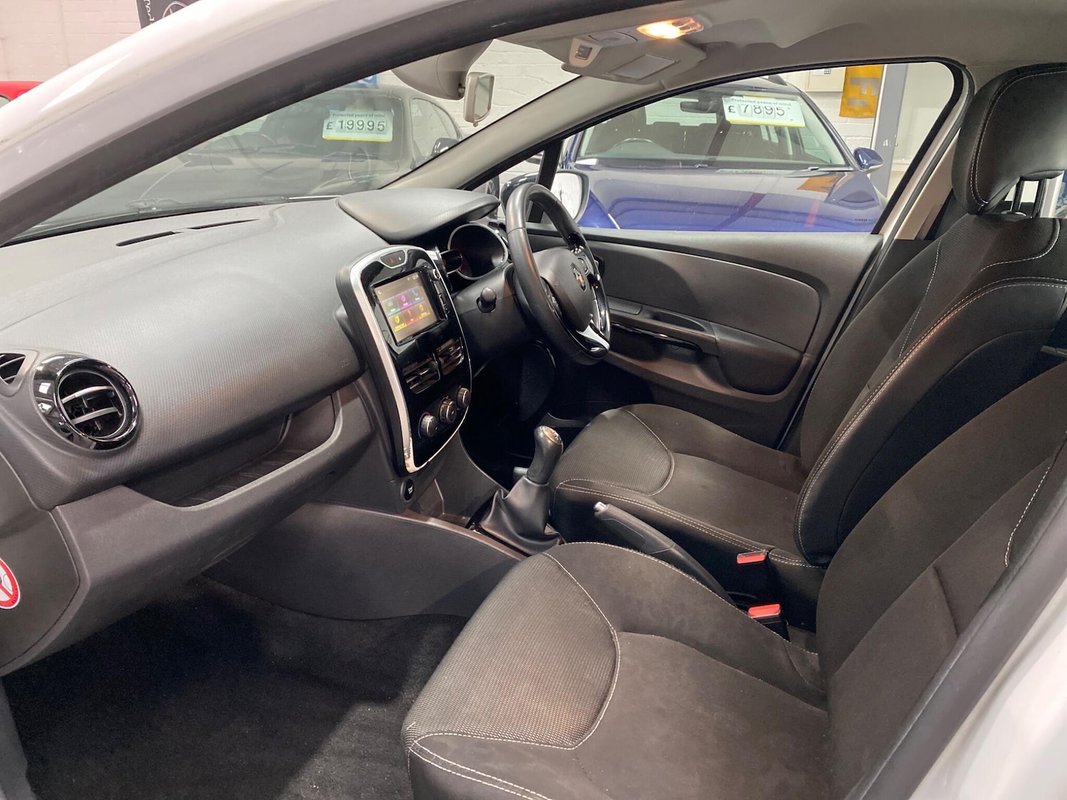 Used Renault Clio 2016 for sale - 76918674: Photo 3