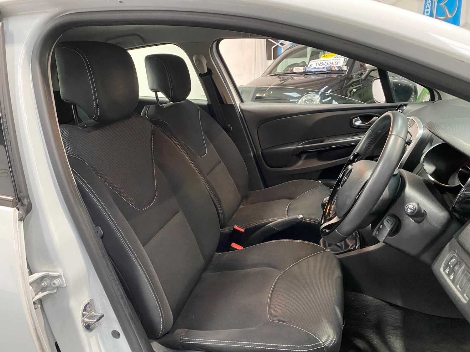 Used Renault Clio 2016 for sale - 76918674: Photo 9