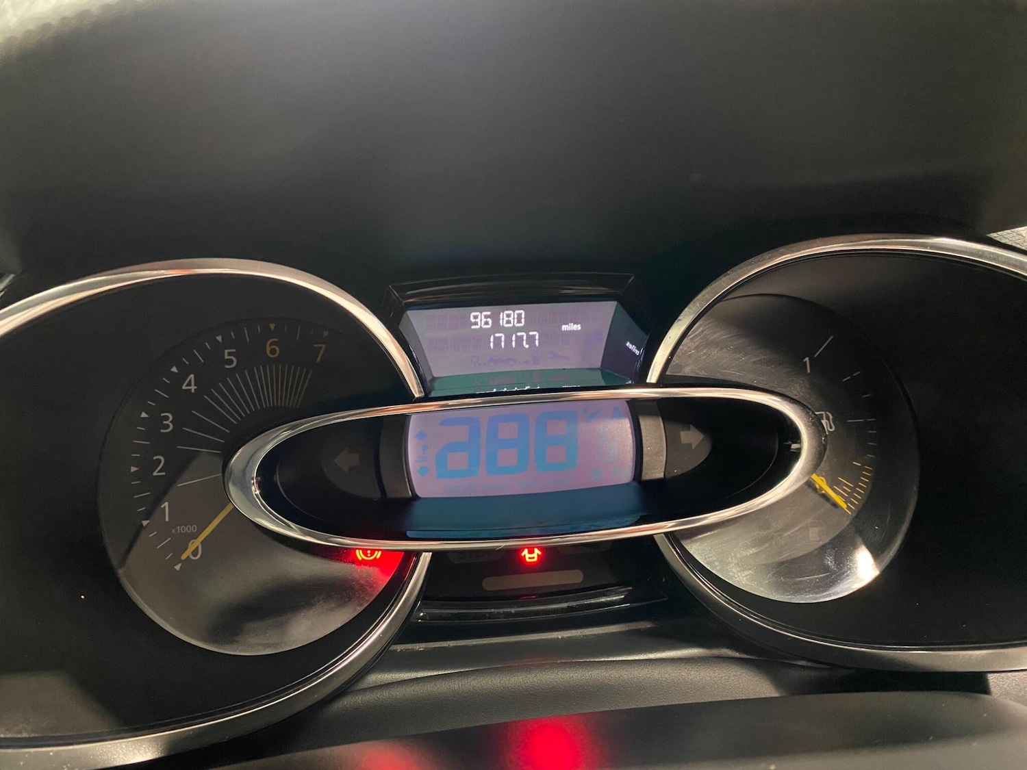 Used Renault Clio 2014 for sale - 77468490: Photo 4